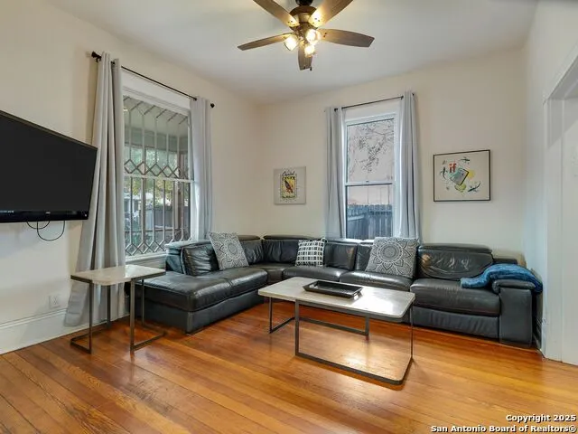 115 E Courtland Place San Antonio, TX 78212