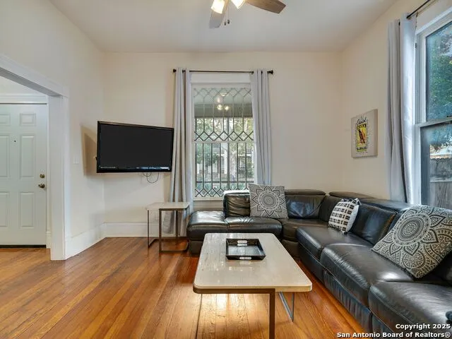 115 E Courtland Place San Antonio, TX 78212