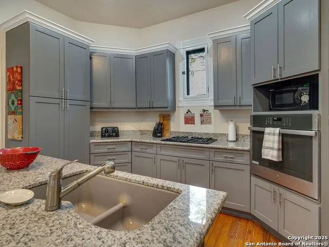 115 E Courtland Place San Antonio, TX 78212