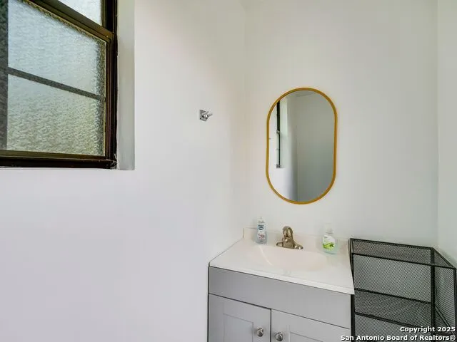 115 E Courtland Place San Antonio, TX 78212