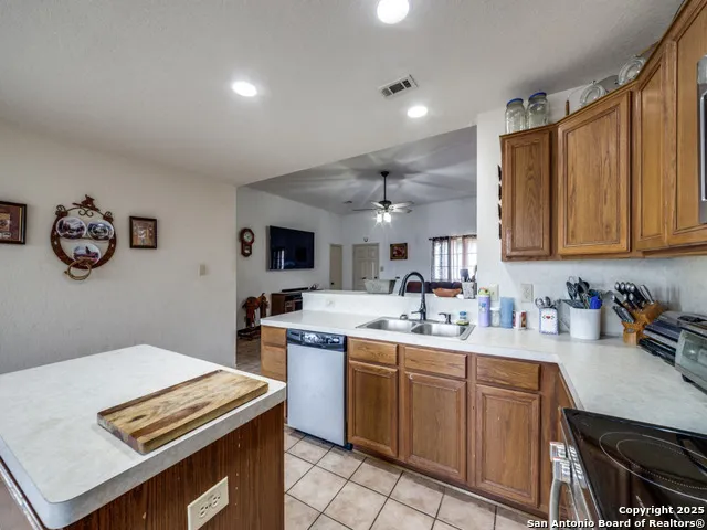 4979 FM 1343 Devine, TX 78016