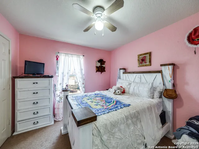 4979 FM 1343 Devine, TX 78016