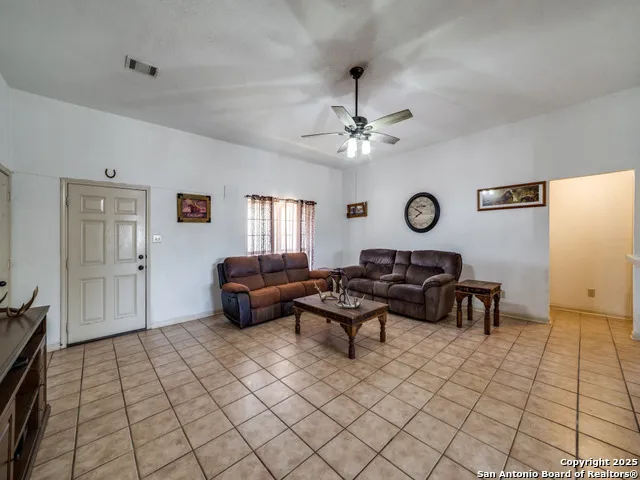4979 FM 1343 Devine, TX 78016