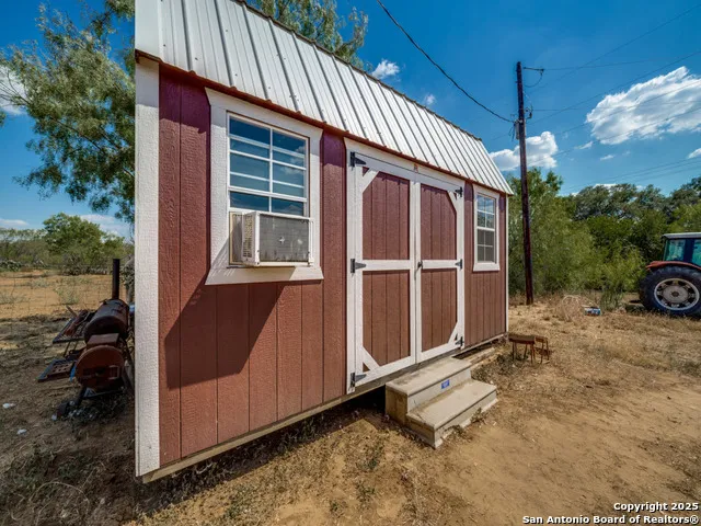 4979 FM 1343 Devine, TX 78016
