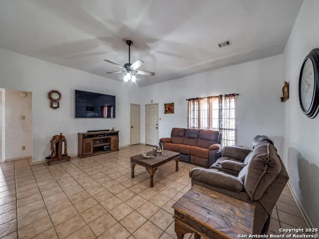 4979 FM 1343 Devine, TX 78016