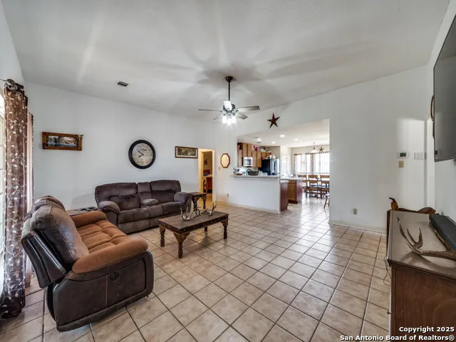 4979 FM 1343 Devine, TX 78016