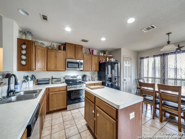4979 FM 1343 Devine, TX 78016