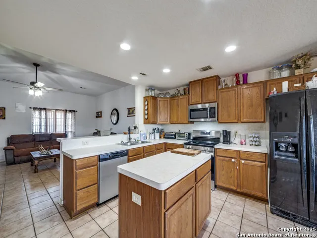 4979 FM 1343 Devine, TX 78016
