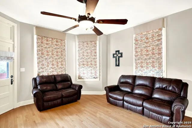 914 GENTILZ ST Castroville, TX 78009