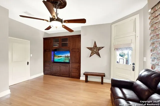 914 GENTILZ ST Castroville, TX 78009