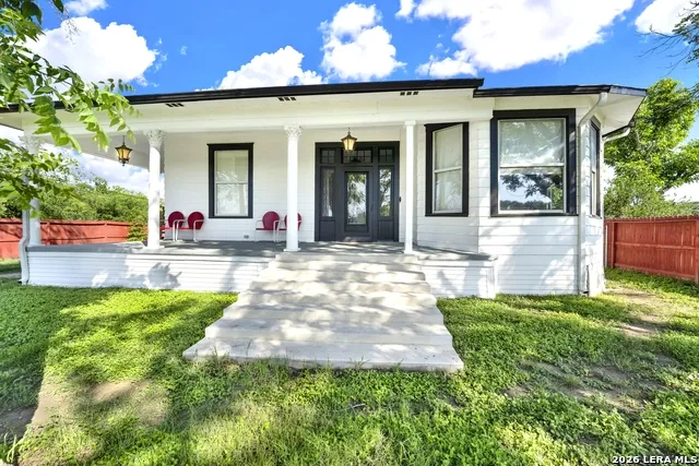 914 GENTILZ ST Castroville, TX 78009
