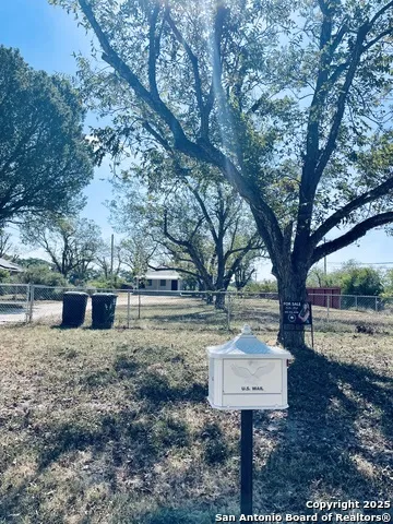 914 GENTILZ ST Castroville, TX 78009