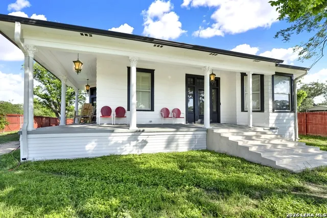 914 GENTILZ ST Castroville, TX 78009