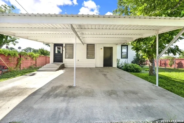 914 GENTILZ ST Castroville, TX 78009