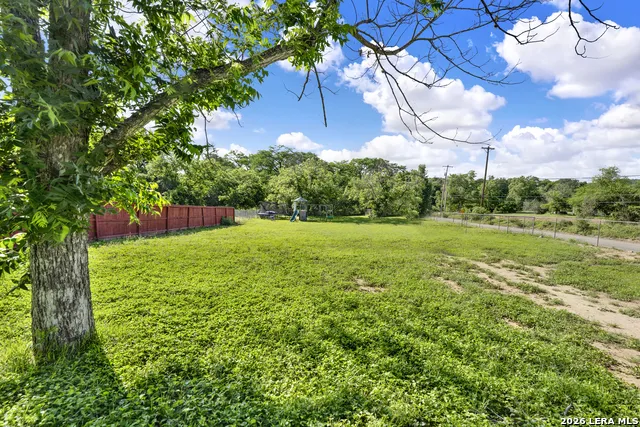 914 GENTILZ ST Castroville, TX 78009