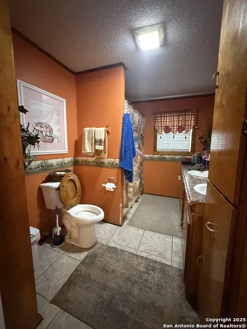 277 Justo Garza Carrizo Springs, TX 78834
