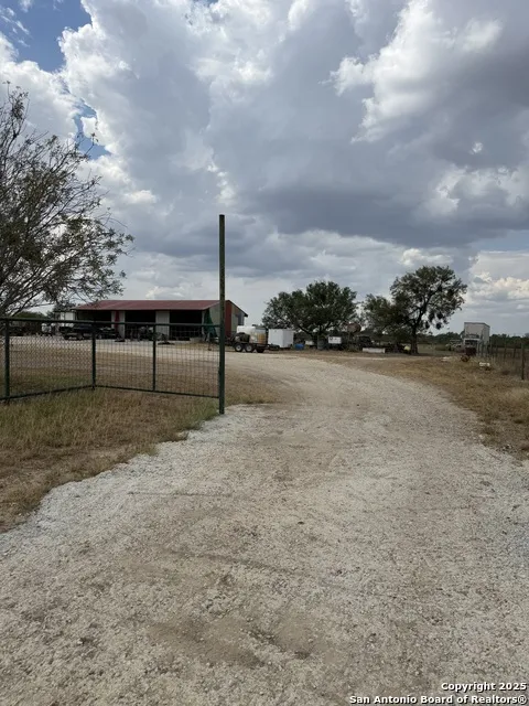 277 Justo Garza Carrizo Springs, TX 78834