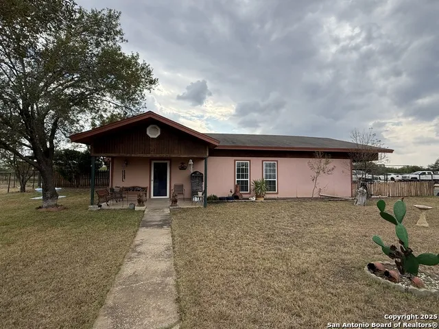 277 Justo Garza Carrizo Springs, TX 78834