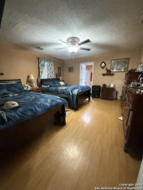 277 Justo Garza Carrizo Springs, TX 78834