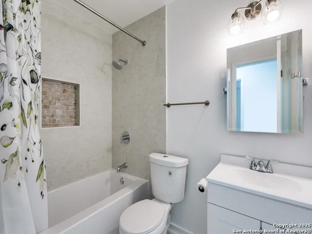 203 Lynhaven San Antonio, TX 78220