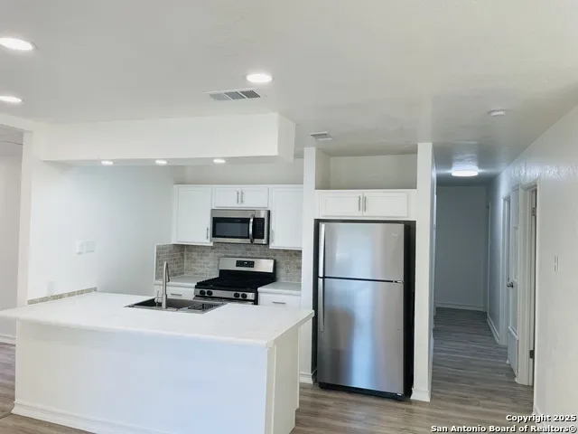 203 Lynhaven San Antonio, TX 78220