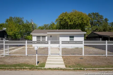 1207 W GERALD A