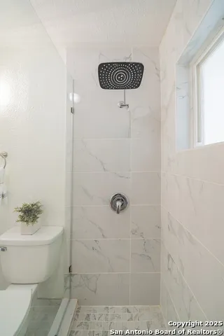 1207 W GERALD A San Antonio, TX 78211