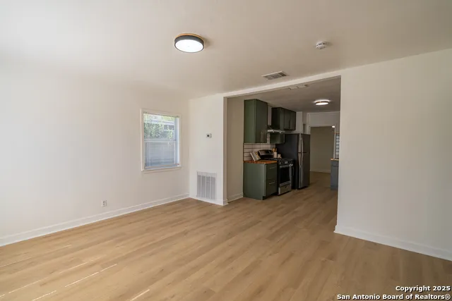 1207 W GERALD A San Antonio, TX 78211