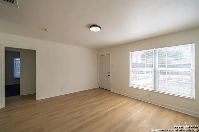 1207 W GERALD A San Antonio, TX 78211