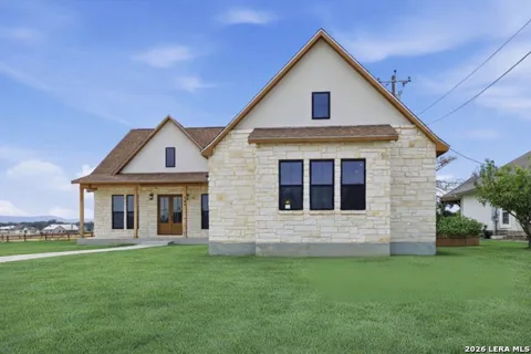 348 Valley Oak