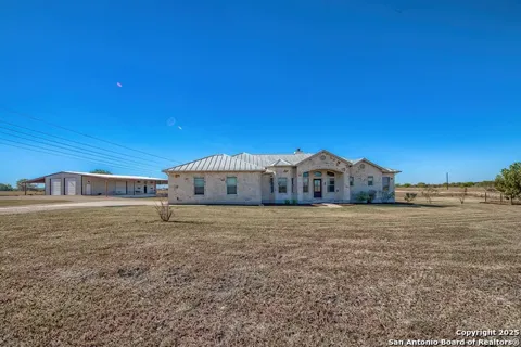 240 Glory Lane