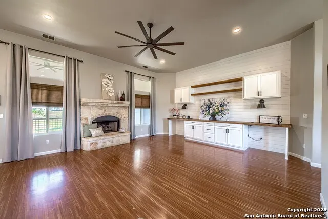 240 Glory Lane Marion, TX 78124