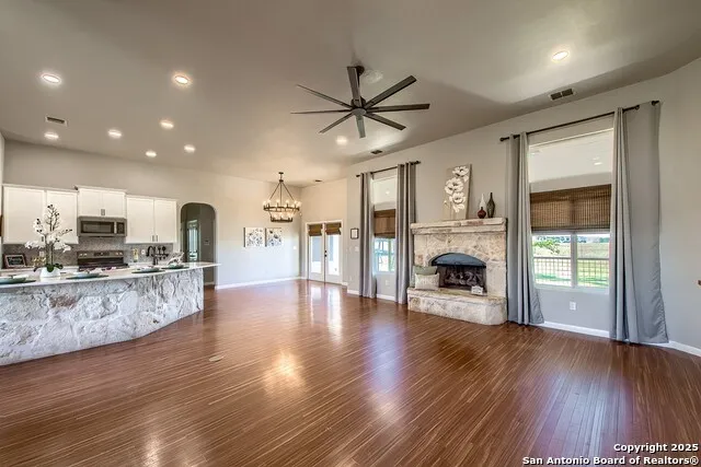240 Glory Lane Marion, TX 78124