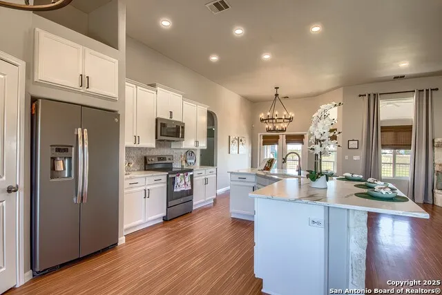 240 Glory Lane Marion, TX 78124