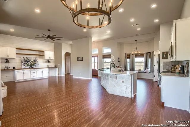 240 Glory Lane Marion, TX 78124