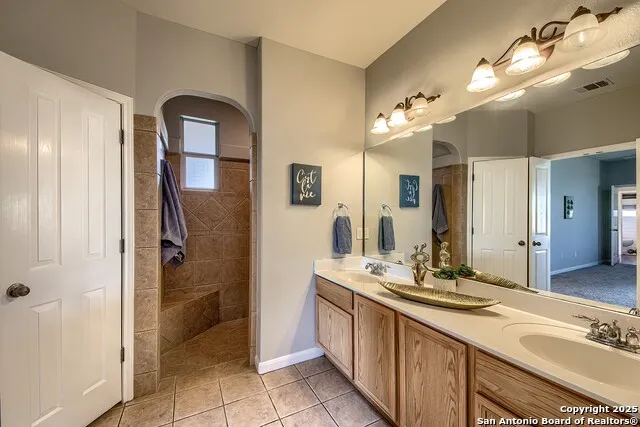240 Glory Lane Marion, TX 78124