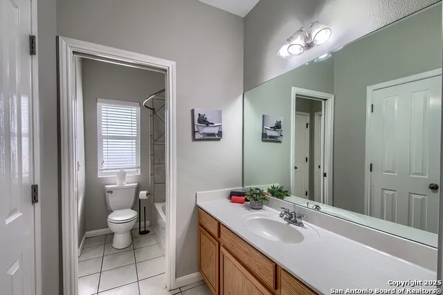 240 Glory Lane Marion, TX 78124