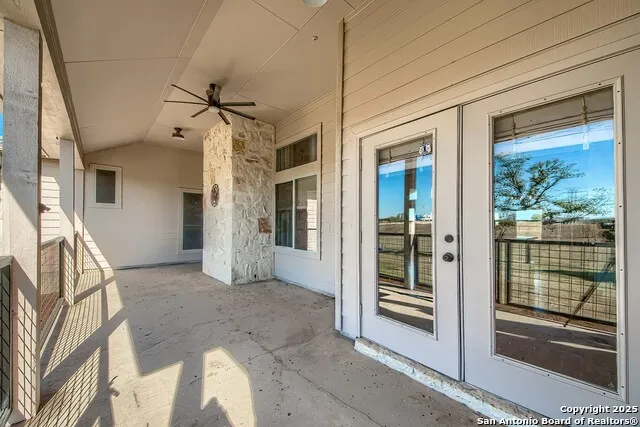240 Glory Lane Marion, TX 78124
