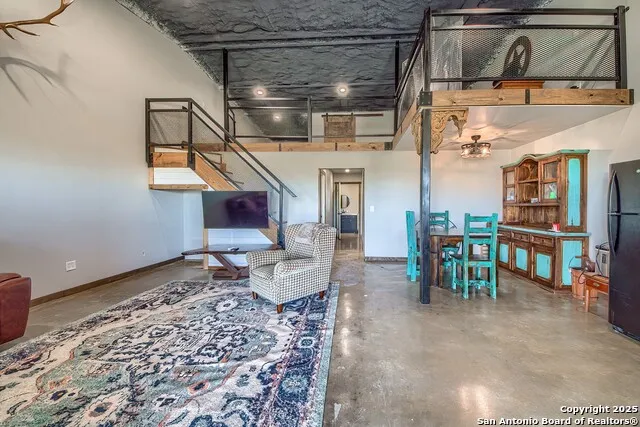 240 Glory Lane Marion, TX 78124