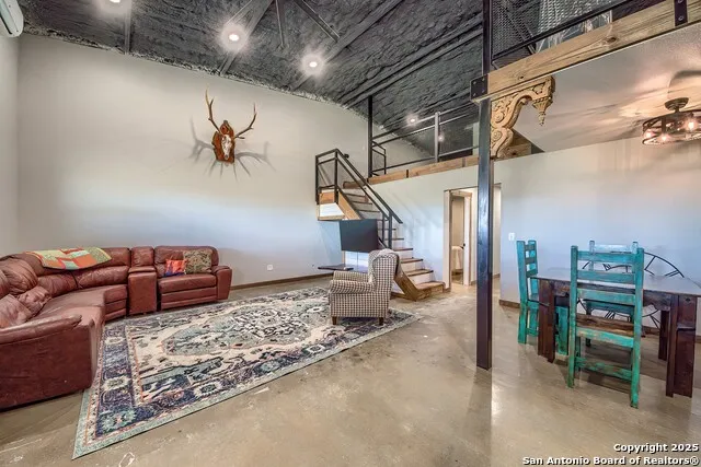 240 Glory Lane Marion, TX 78124