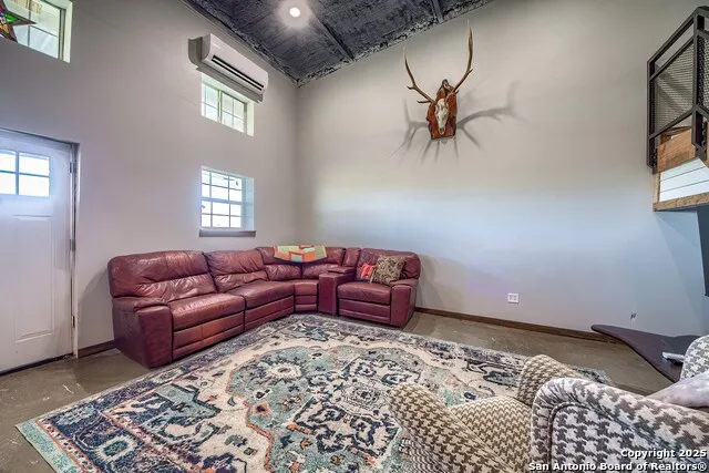 240 Glory Lane Marion, TX 78124