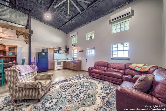 240 Glory Lane Marion, TX 78124