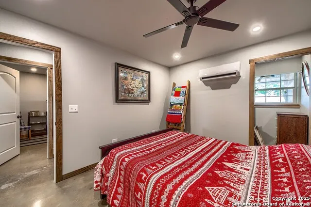 240 Glory Lane Marion, TX 78124