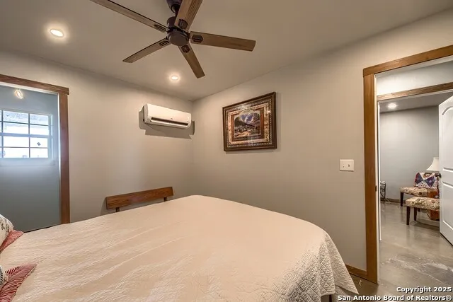 240 Glory Lane Marion, TX 78124