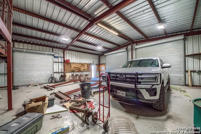 240 Glory Lane Marion, TX 78124