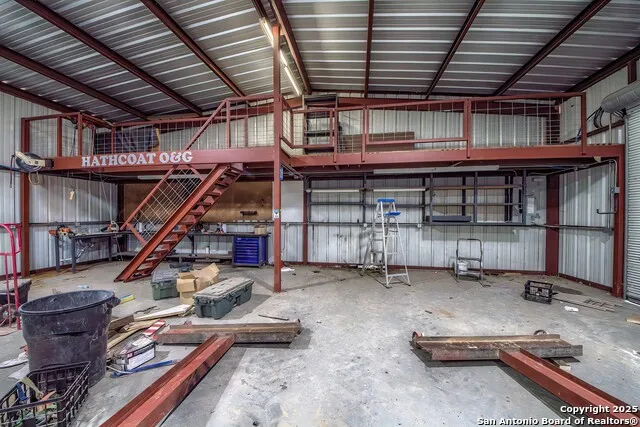 240 Glory Lane Marion, TX 78124