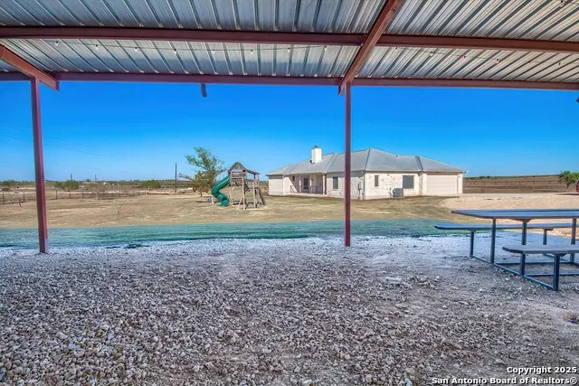 240 Glory Lane Marion, TX 78124