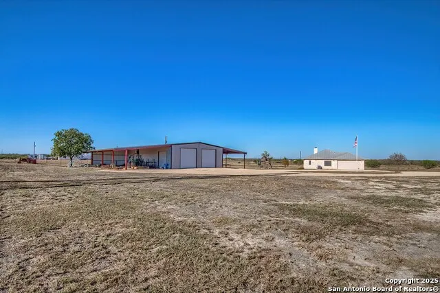 240 Glory Lane Marion, TX 78124