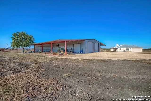 240 Glory Lane Marion, TX 78124