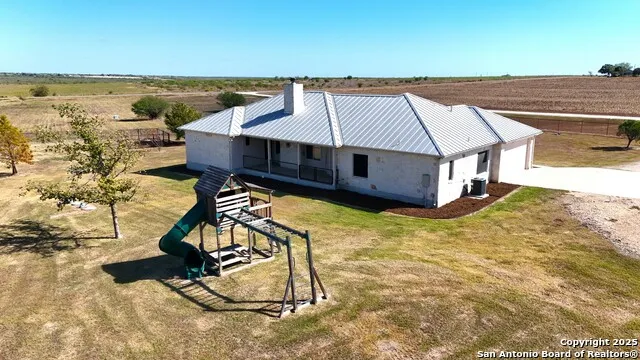 240 Glory Lane Marion, TX 78124